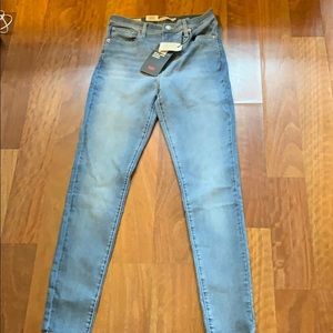 Brand new Levi’s super skinny mile high